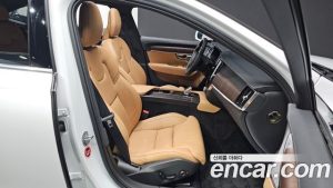 Volvo S90 B5 ULTIMATE Bright 2023 года из Южной Кореи