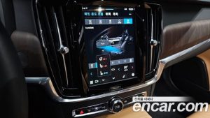 Volvo S90 B5 ULTIMATE Bright 2023 года из Южной Кореи