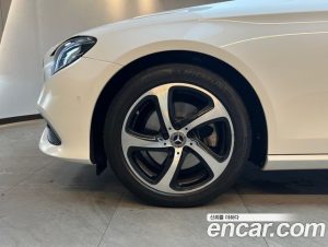 Mercedes-Benz E-Class E250 Avantgarde 2020 года из Южной Кореи