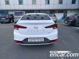 Hyundai AVANTE 1.6 2020 года из Южной Кореи