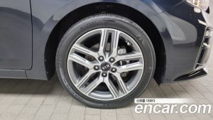 Kia K3 2020 года из Южной Кореи