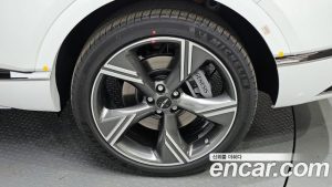 Genesis GV80 2.5T Бензин AWD 2024 года из Южной Кореи