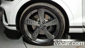 Genesis GV70 2.5T Бензин AWD 2023 года из Южной Кореи