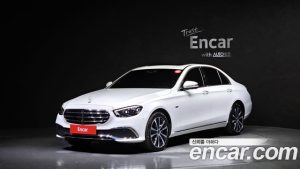 Mercedes-Benz E-Class E300e 4MATIC Exclusive 2021 года из Южной Кореи