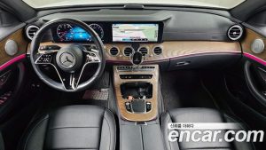 Mercedes-Benz E-Class E300e 4MATIC Exclusive 2021 года из Южной Кореи