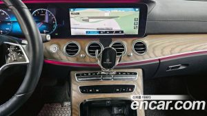 Mercedes-Benz E-Class E300e 4MATIC Exclusive 2021 года из Южной Кореи