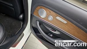 Mercedes-Benz E-Class E300e 4MATIC Exclusive 2021 года из Южной Кореи