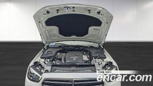 Mercedes-Benz E-Class E300e 4MATIC Exclusive 2023 года из Южной Кореи