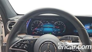 Mercedes-Benz E-Class E300e 4MATIC Exclusive 2023 года из Южной Кореи