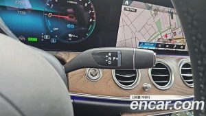 Mercedes-Benz E-Class E300e 4MATIC Exclusive 2023 года из Южной Кореи