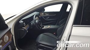 Mercedes-Benz E-Class E300e 4MATIC Exclusive 2023 года из Южной Кореи