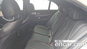Mercedes-Benz E-Class E300e 4MATIC Exclusive 2023 года из Южной Кореи