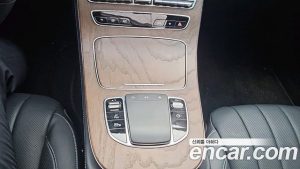 Mercedes-Benz E-Class E300e 4MATIC Exclusive 2023 года из Южной Кореи