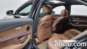 Mercedes-Benz E-Class E250 Exclusive 2021 года из Южной Кореи