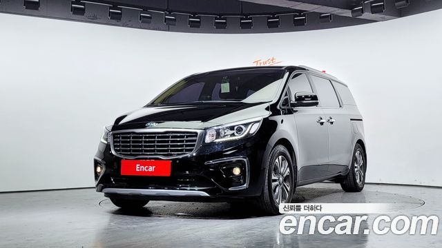 Kia Carnival 9-Seater Luxury 2019 года из Кореи