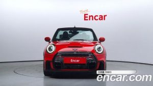 Mini Cooper Convertible JCW 2022 года из Южной Кореи