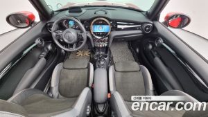 Mini Cooper Convertible JCW 2022 года из Южной Кореи