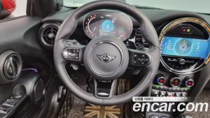 Mini Cooper Convertible JCW 2022 года из Южной Кореи