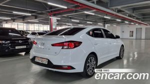 Hyundai AVANTE 1.6 2020 года из Южной Кореи