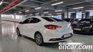 Hyundai AVANTE 1.6 2020 года из Южной Кореи