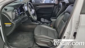 Hyundai AVANTE 1.6 2020 года из Южной Кореи