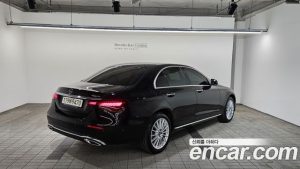 Mercedes-Benz E-Class E220d 4MATIC Exclusive 2023 года из Южной Кореи