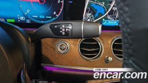 Mercedes-Benz E-Class E220d 4MATIC Exclusive 2023 года из Южной Кореи