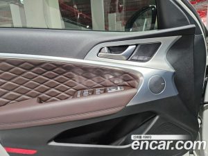 Genesis G70 Бензин 2.5T 4WD 2024 года из Южной Кореи