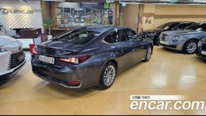 Lexus ES Executive 2023 года из Южной Кореи