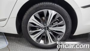 Kia K8 Signature 2022 года из Южной Кореи