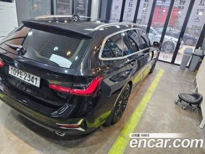 BMW 3-Series 320i Touring Luxury 2021 года из Южной Кореи