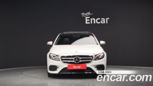 Mercedes-Benz E-Class E300 4MATIC AMG Line 2020 года из Южной Кореи