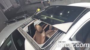 Mercedes-Benz E-Class E300 4MATIC AMG Line 2020 года из Южной Кореи