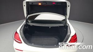 Mercedes-Benz E-Class E300 4MATIC AMG Line 2020 года из Южной Кореи