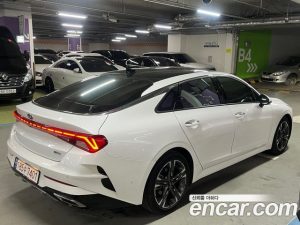 Kia K5 Signature 2021 года из Южной Кореи