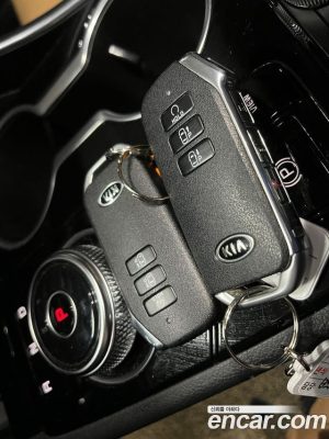 Kia K5 Signature 2021 года из Южной Кореи