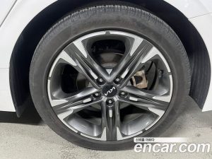 Kia K5 Signature 2021 года из Южной Кореи