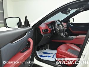 Maserati Levante 3.0 AWD GranLusso 2020 года из Южной Кореи