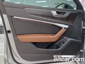Audi A6 45 TFSI 4WD Premium 2021 года из Южной Кореи
