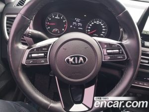 Kia Seltos Бензин 1.6 Turbo 2WD 2020 года из Южной Кореи