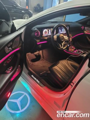 Mercedes-Benz CLS-Class CLS300d AMG Line 2020 года из Южной Кореи