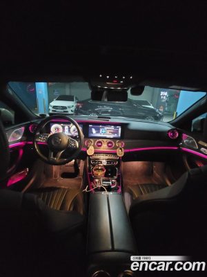 Mercedes-Benz CLS-Class CLS300d AMG Line 2020 года из Южной Кореи