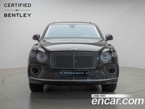 Bentley Bentayga 4.0 V8 Azure 2023 года из Южной Кореи