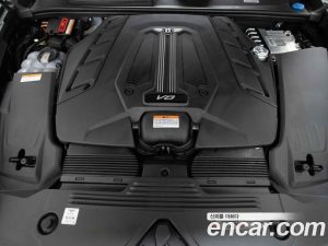 Bentley Bentayga 4.0 V8 Azure 2023 года из Южной Кореи