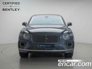 Bentley Bentayga 4.0 V8 Azure 2023 года из Южной Кореи