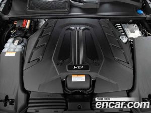 Bentley Bentayga 4.0 V8 Azure 2023 года из Южной Кореи