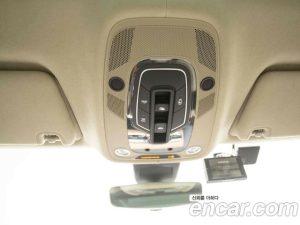 Bentley Bentayga 4.0 V8 Azure 2023 года из Южной Кореи