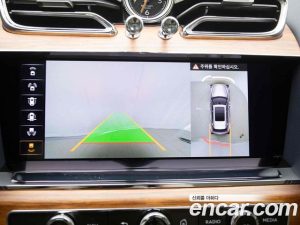 Bentley Bentayga 4.0 V8 Azure 2023 года из Южной Кореи