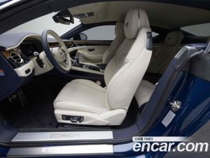 Bentley Continental 4.0 GT Azure 2023 года из Южной Кореи