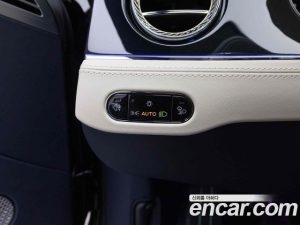 Bentley Continental 4.0 GT Azure 2023 года из Южной Кореи